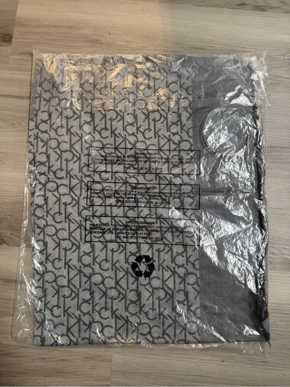 Calvin Klein Patterned Gray scarf